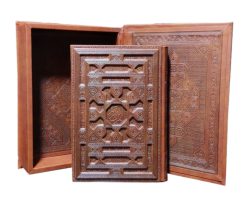 120304-قرآن وزیری معطر بدون ترجمه برجسته لیزری