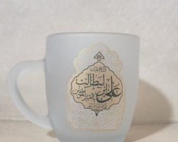 1724842796170_102537-لیوانشیشهایدستهدارماتطلایییاعلیبنابیطالبعدوطرفچاپ.jpg