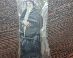 20700630-رهبری-نگاه به سمت چپ-استند کوچک رومیزی